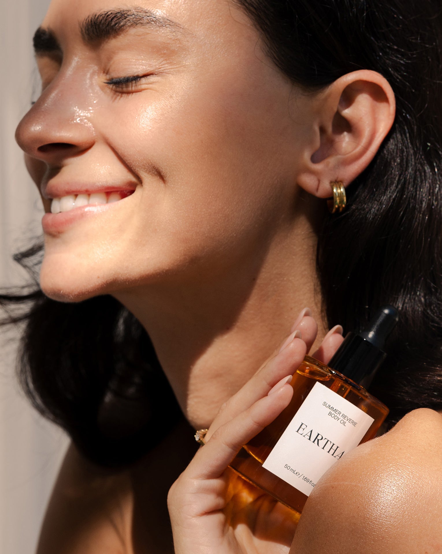Eight Ways to Use Your Eartha Body Oil
