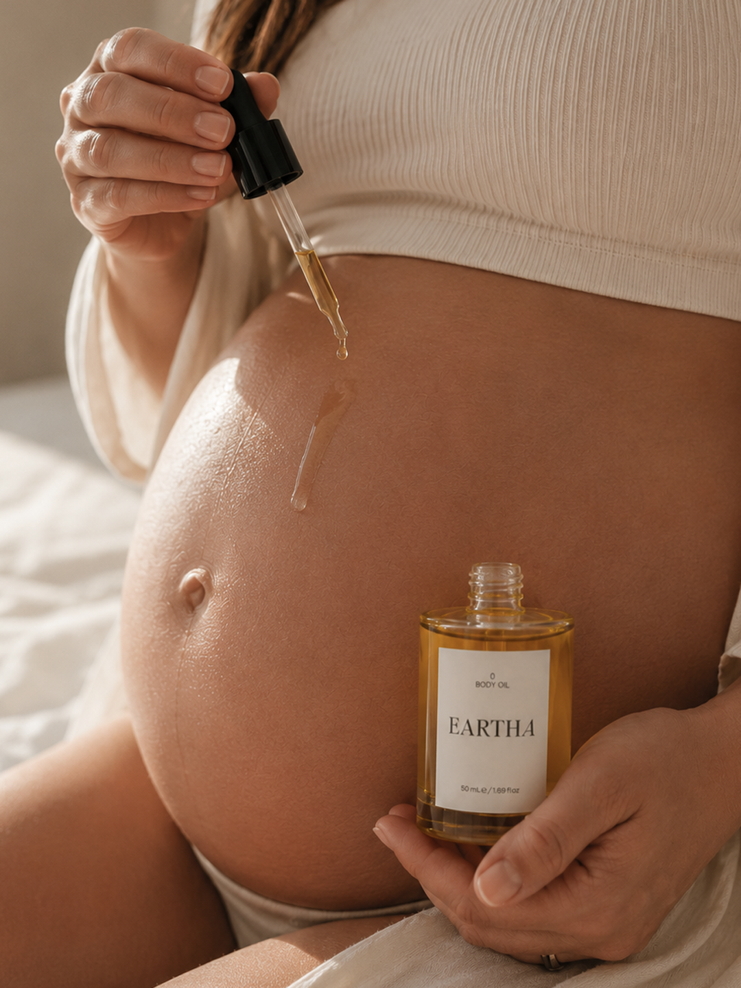 0.-Body-Oil_Pregnant-Woman-Applying_Edited_2.png